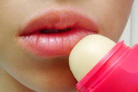 How to Lighten Dark Lips