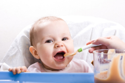 How Much Should a 4 Month Old Eat?