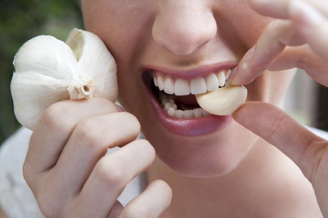 Tips to Get Rid of Garlic Smell